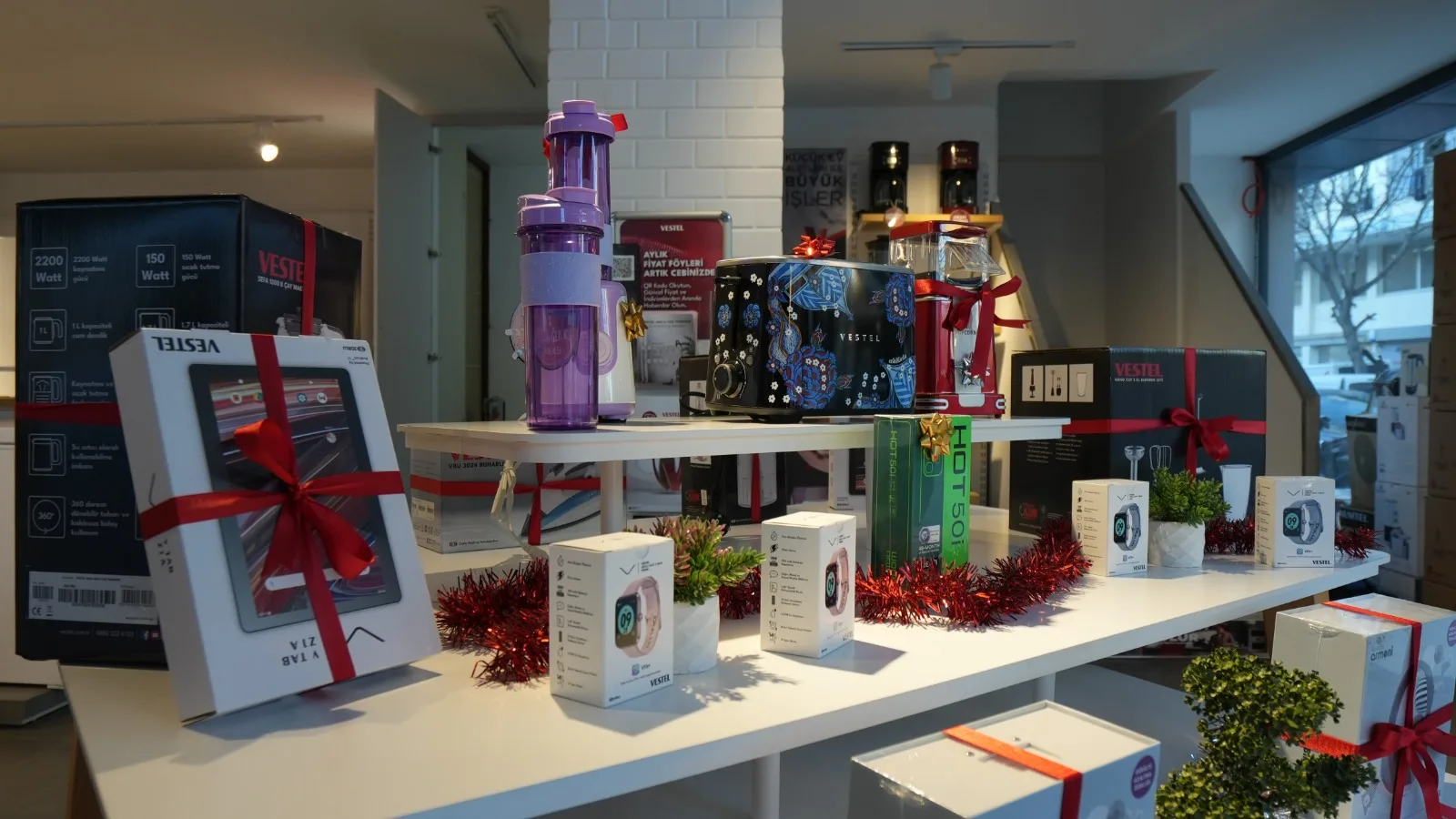 Bucak Kaymakamı Kuruca, Kızılkaya Belediye Başkanı’nın anneannesini ziyaret etti